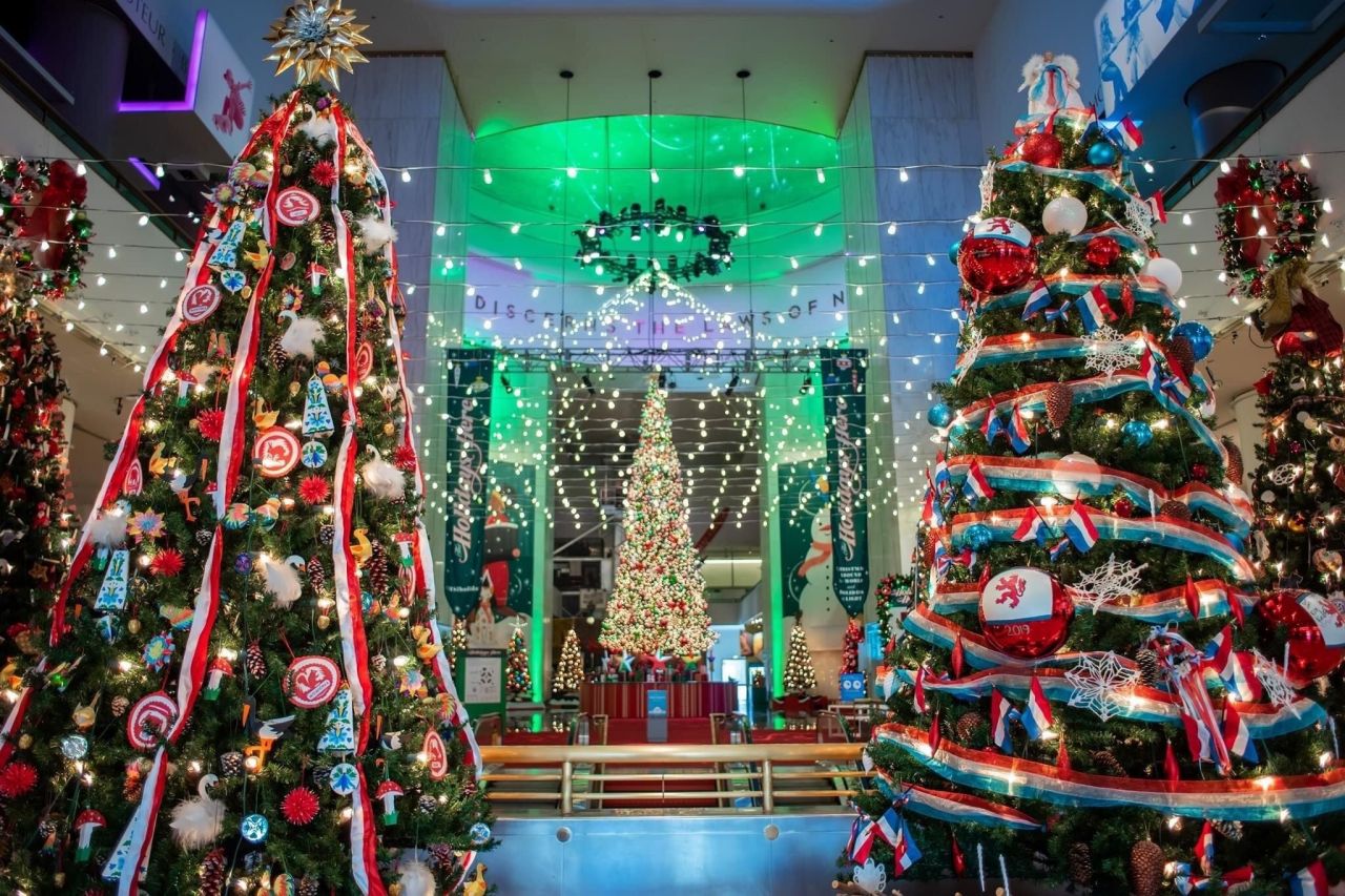 LUXEMBOURG CHRISTMAS TREE IN CHICAGO Embassy of Luxembourg in Washington